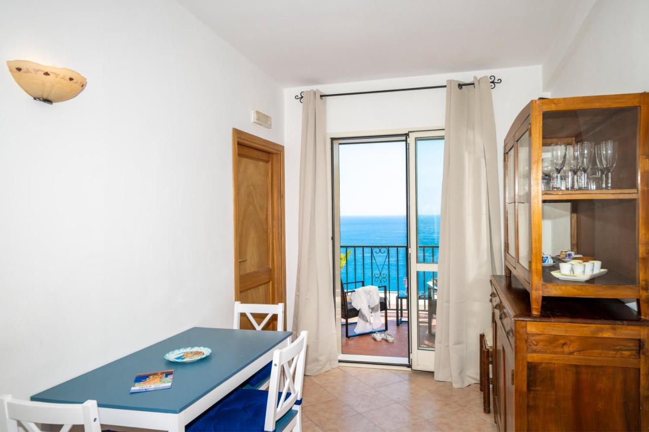 Casa Betty Apartment Позитано Екстериор снимка
