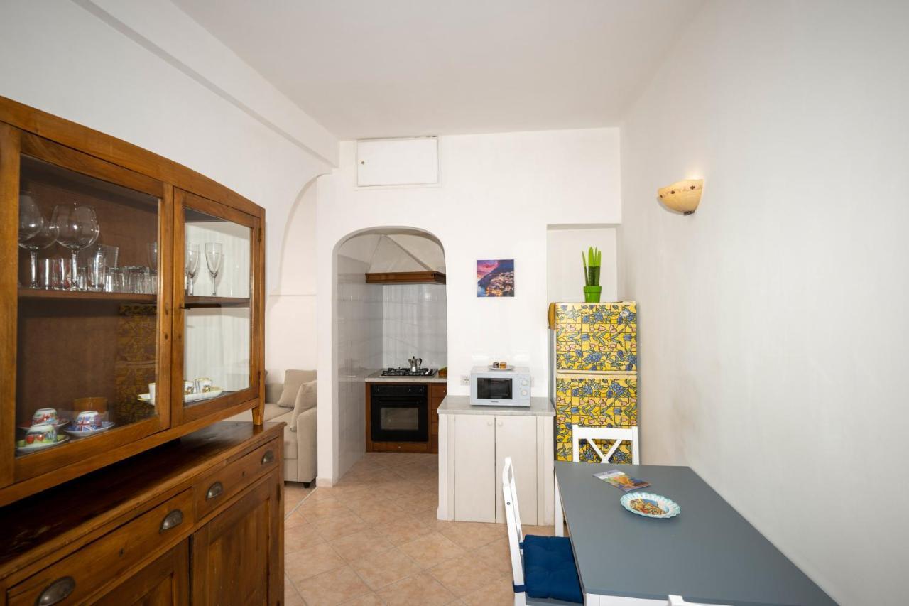 Casa Betty Apartment Позитано Екстериор снимка